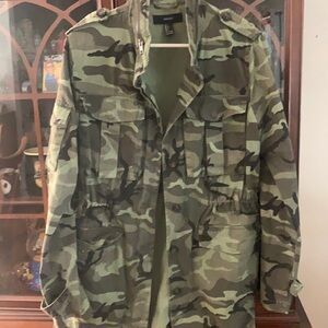 Forever 21 camo jacket  large 5 pockets drawstring